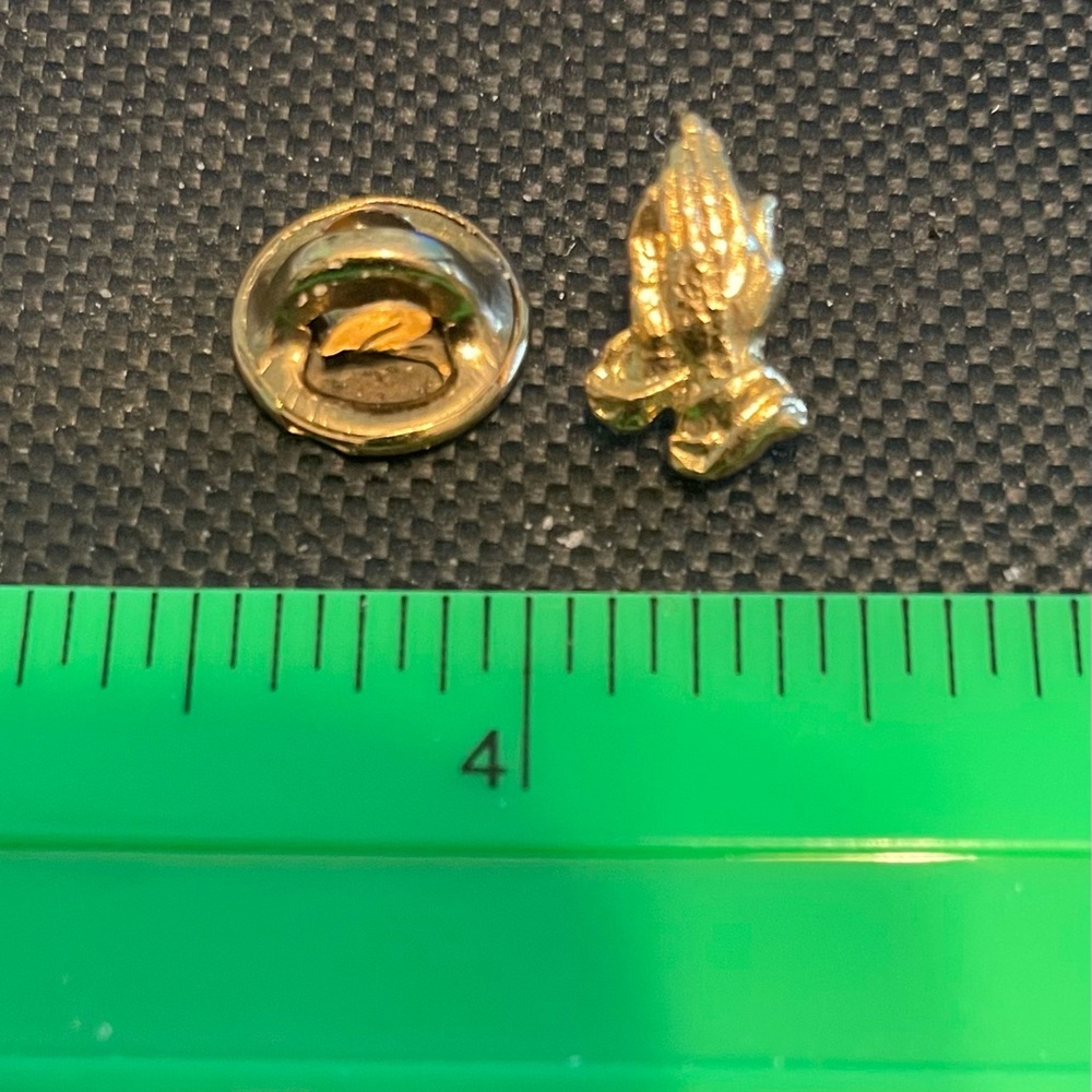 Gold Praying Hands Brooch